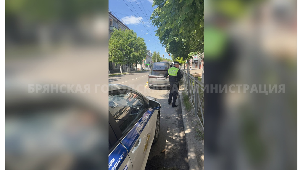 В Брянске с улицы Фокина эвакуатор увез на штрафстоянку 4 авто