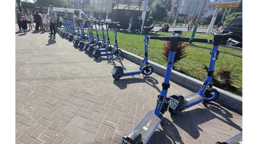 В Брянске появились номерные электросамокаты