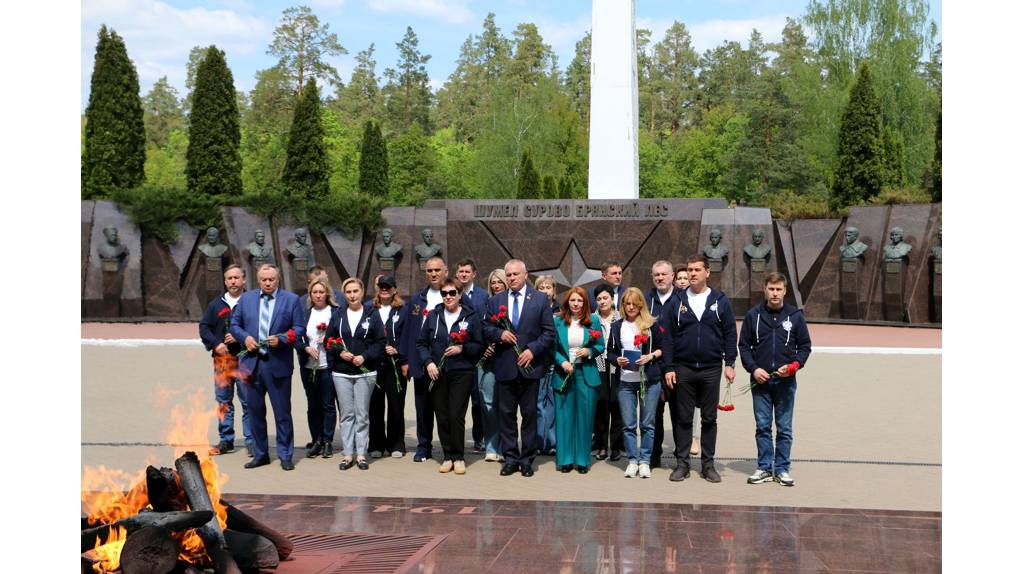 Сенаторы РФ почтили память героев-партизан Брянщины