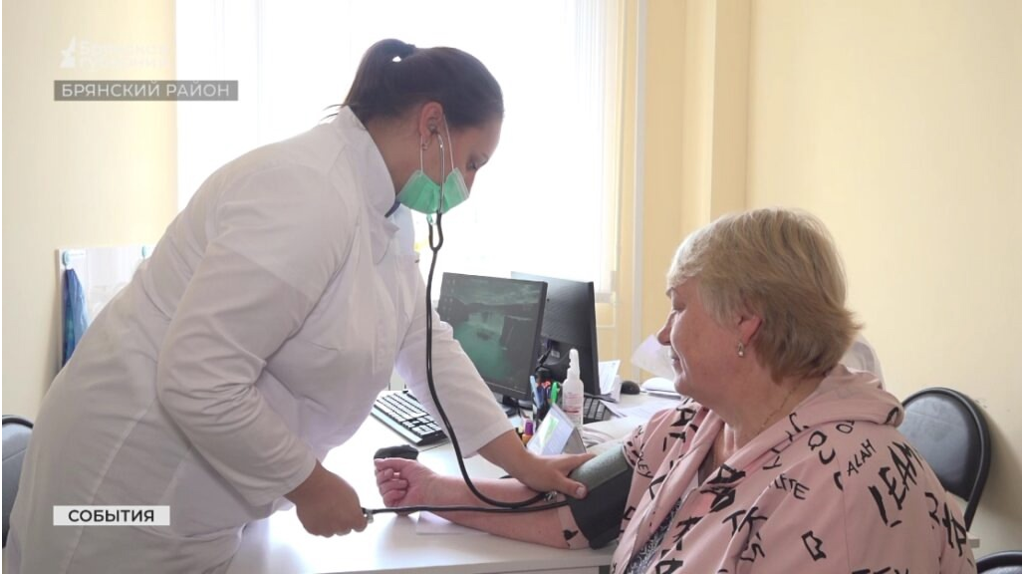 Более 7,5 тысячи брянских медиков получают специальную соцвыплату