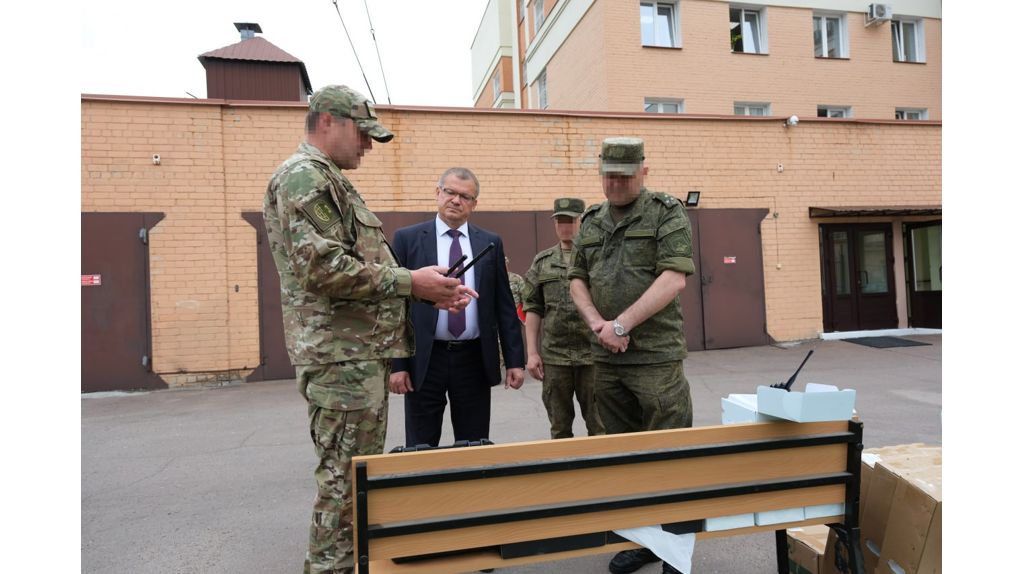 Брянские судьи на свои средства закупили оборудование для военных