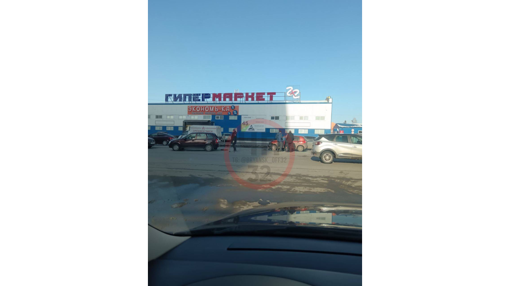 В Брянске на улице Бурова произошло ДТП