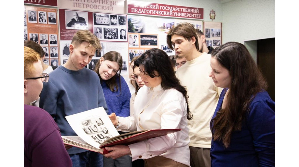 В Брянском госуниверситете провели патриотическую акцию «Мы помним!»