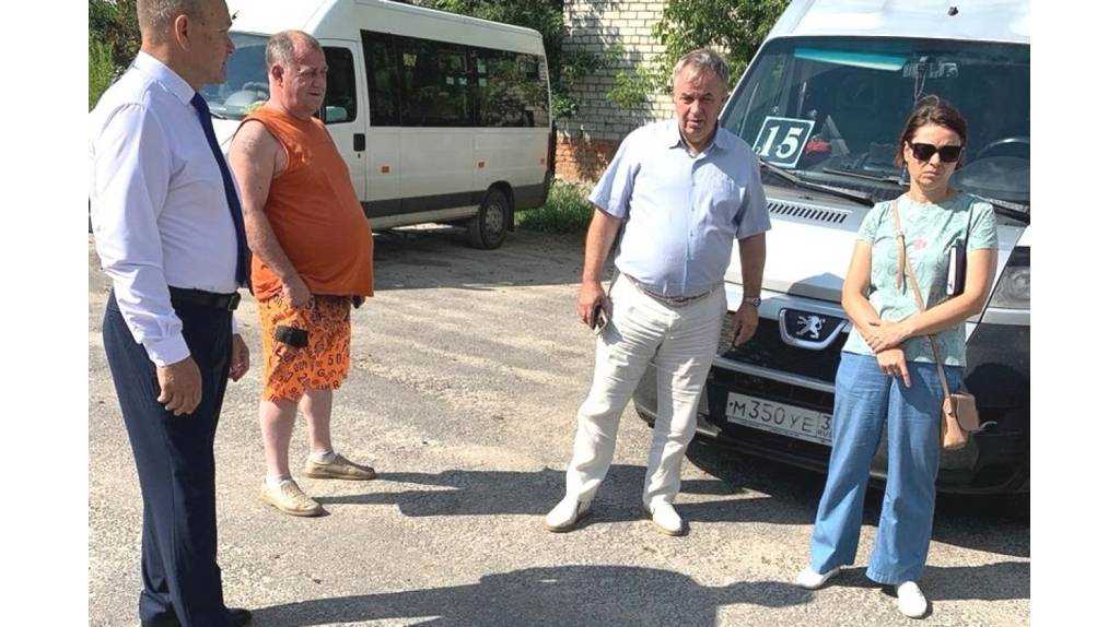 Водители брянской маршрутки № 215 объяснили сокращение маршрута