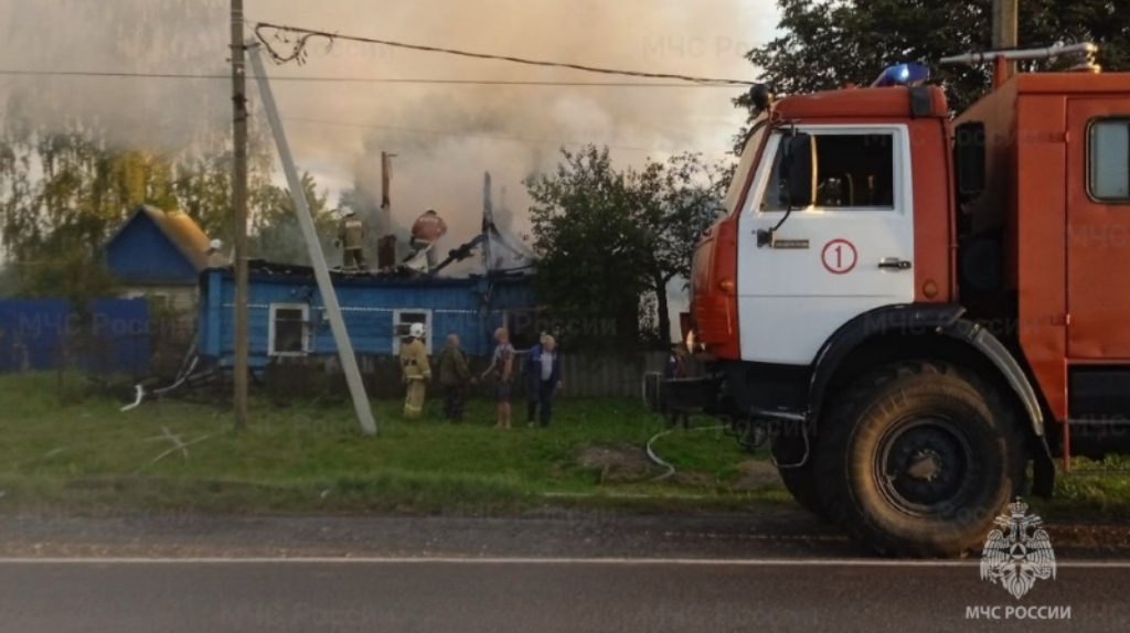В Карачевском районе потушили пожар в жилом доме