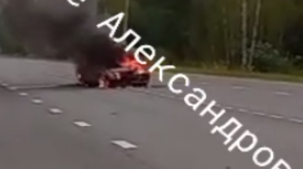 Опубликованы кадры повреждённого взрывом легкового автомобиля в Чуровичах
