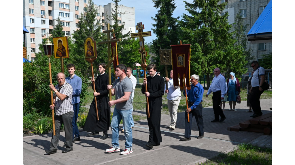 Брянский храм в честь Владимирской иконы Божией Матери отметил престольное торжество