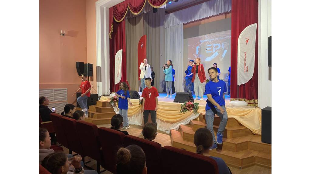 В Брянске прошел фестиваль художественной самодеятельности «Искусство Первых»