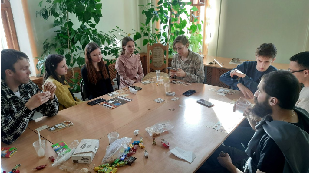 В Брянске православные волонтеры навели порядок на территории кафедрального собора