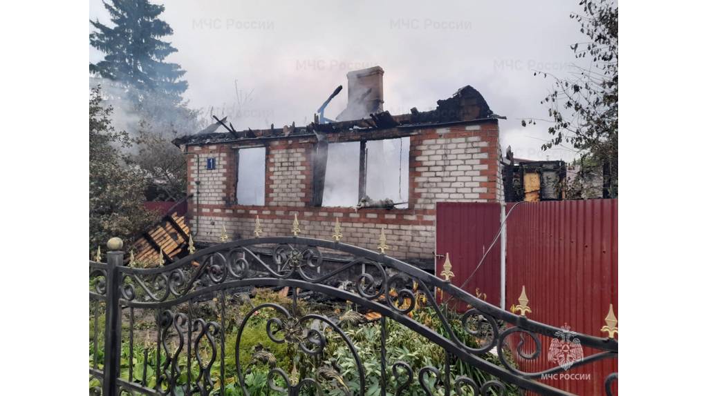 В Клетнянском районе ночью произошёл пожар в жилом доме