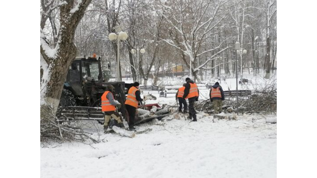 Непогода оставила без света населенные пункты в Дятьковском районе