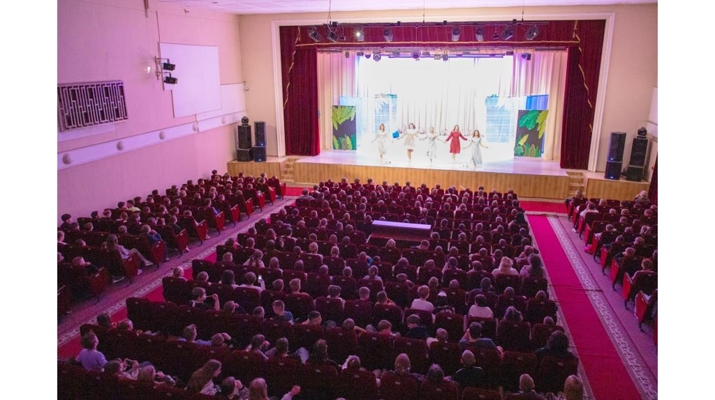 В Брянском госуниверситете показали спектакль «Золотой ключик, или Приключения Буратино»
