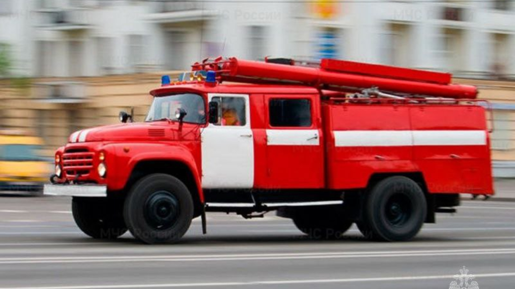 Возле села в Жуковском районе вспыхнул грузовик