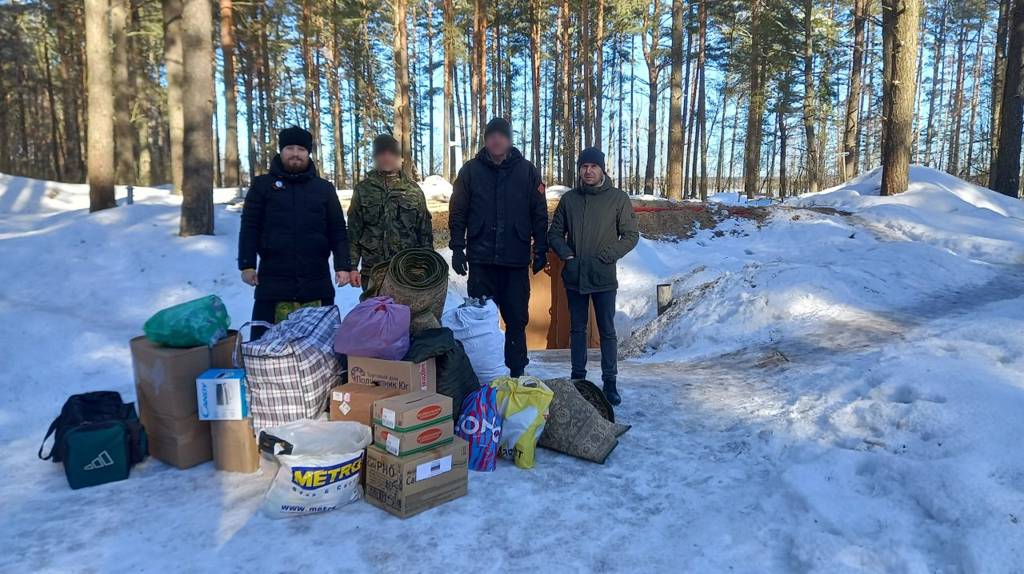 Брянские священники передали очередную партию гуманитарной помощи на передовую