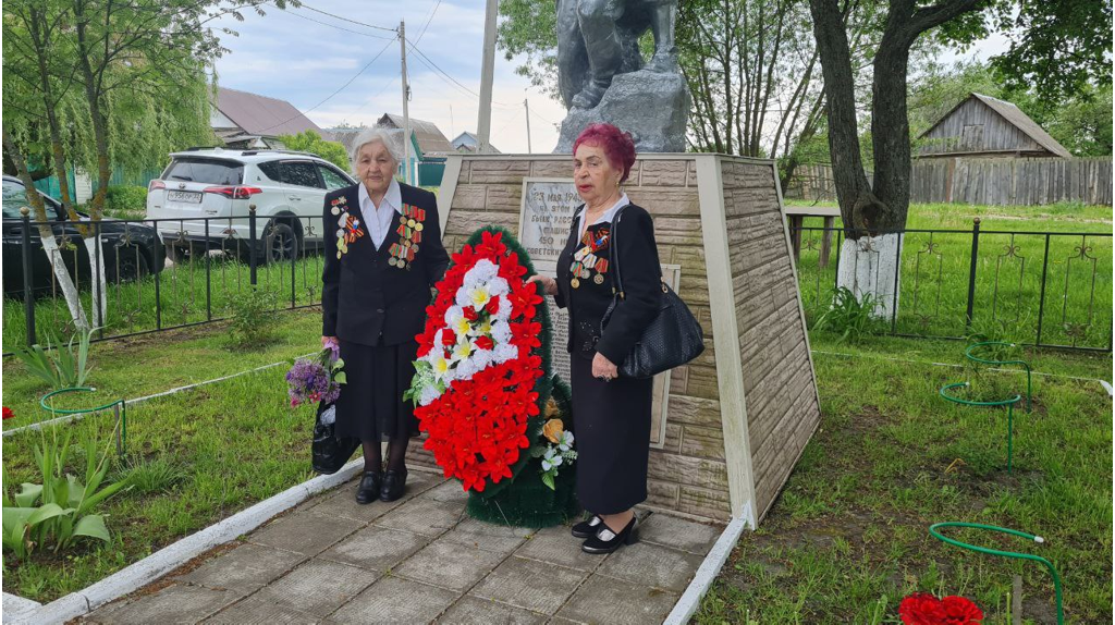 В брянском поселке Суземка почтили память расстрелянных мирных жителей