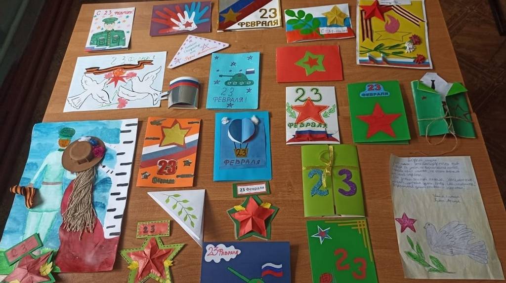 Климовские школьники подготовили письма и открытки для военнослужащих