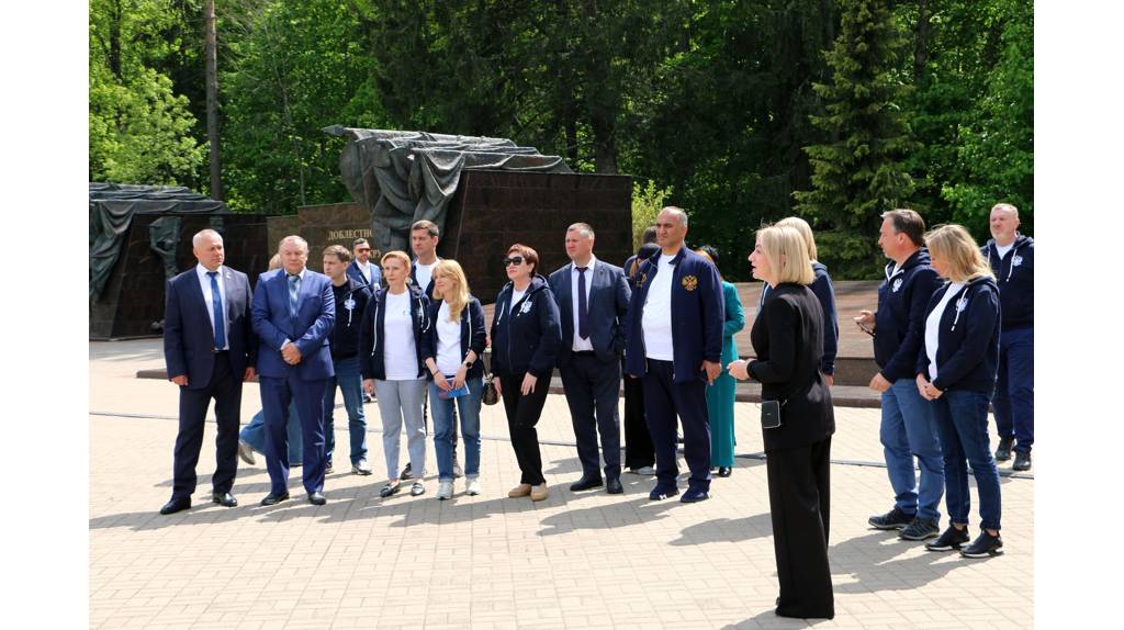 Сенаторы РФ почтили память героев-партизан Брянщины