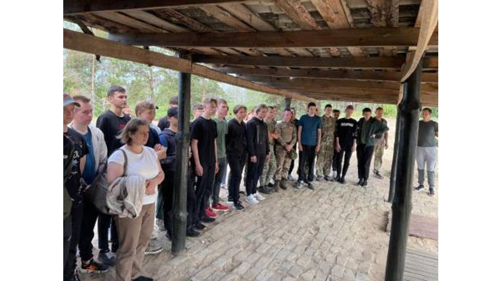 В Клинцах проходят военно-патриотические сборы для старшеклассников