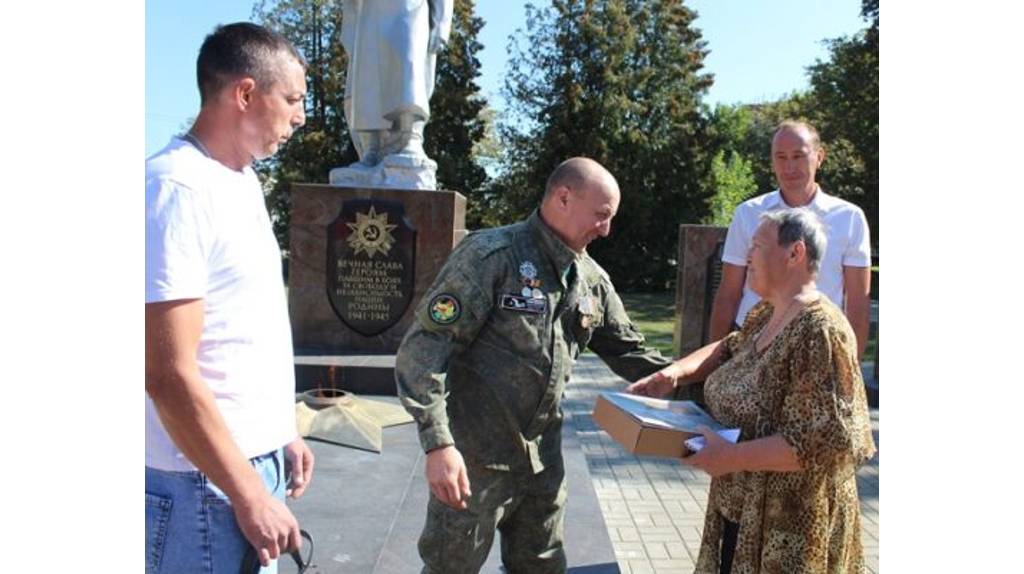 В Жуковке медальон героя Великой Отечественной войны передали родственникам