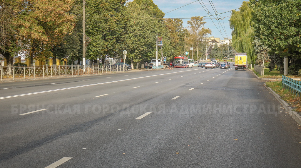 В Брянске капитально отремонтировали улицу Красноармейскую