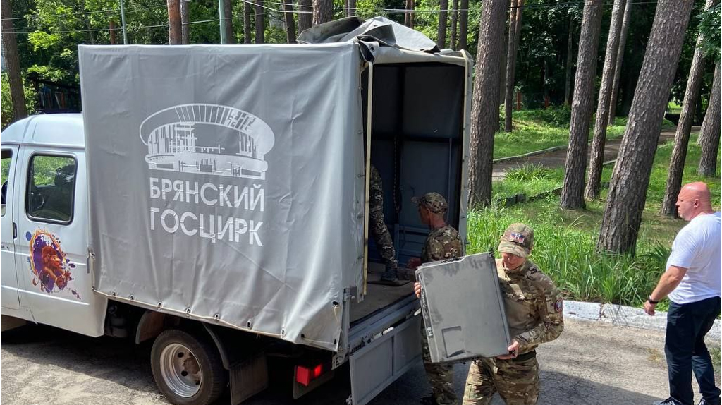 Отряд «БАРС-Брянск» от Брянского цирка получил акустическое оборудование 