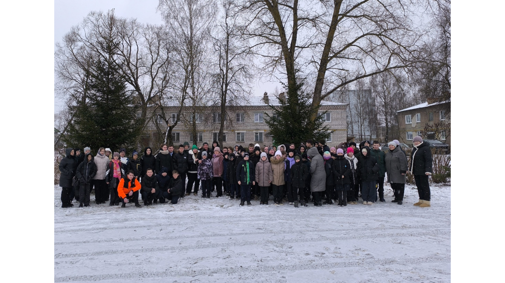 В брянском поселке Дружба на встречу со школьниками пришел их земляк-участник СВО