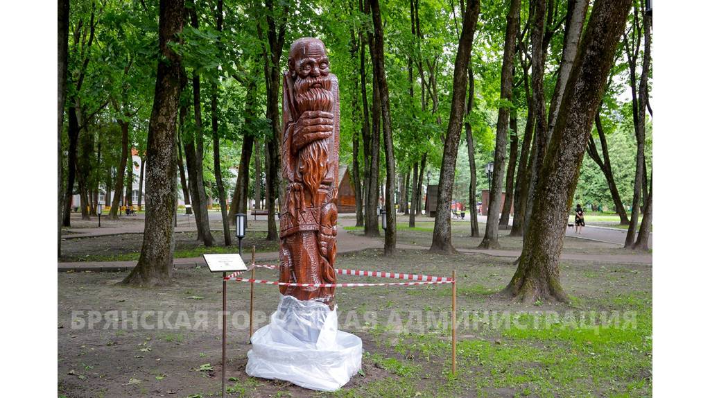 В парке Толстого в Брянске установят копию деревянной скульптуры Романа Брянского