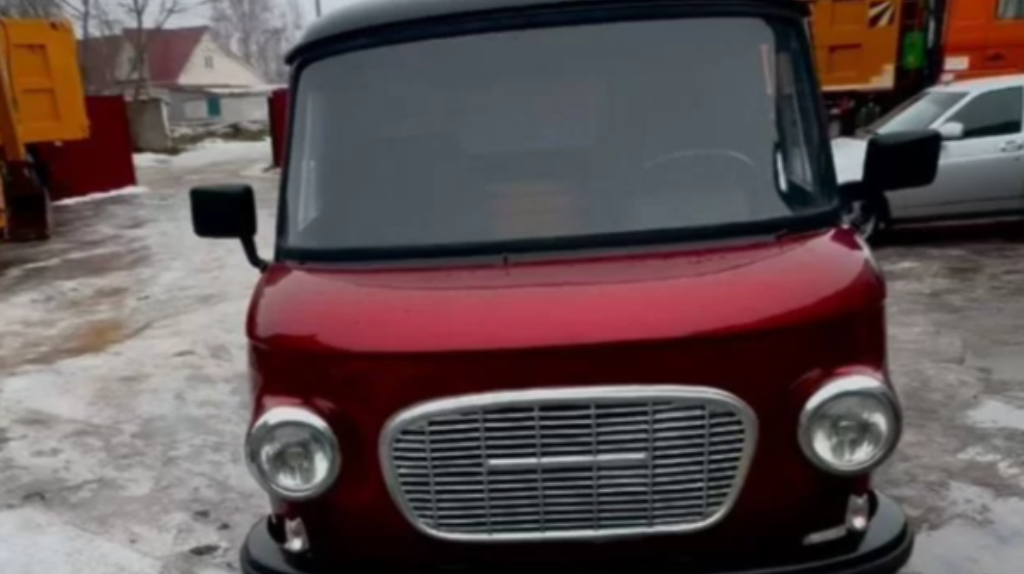 Раритетный Barkas выставили на продажу в Брянске за 22 млн рублей