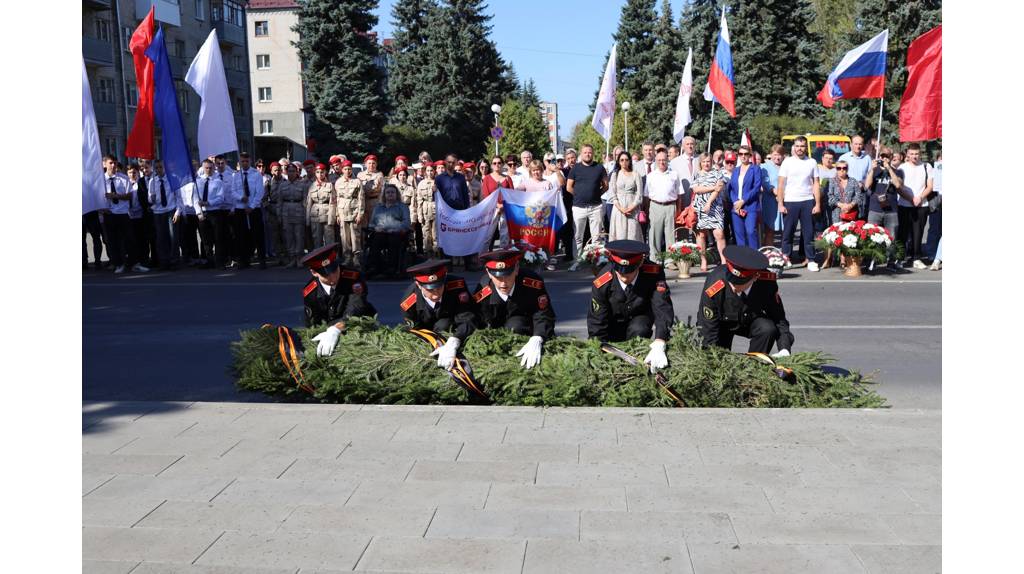 В Фокинском районе Брянска состоялся автопробег в честь Дня города