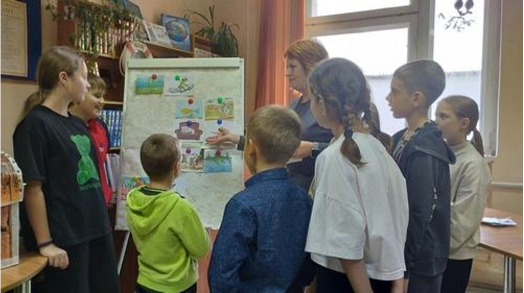 Для дубровских школьников провели праздник «В гостях у дедушки Корнея»