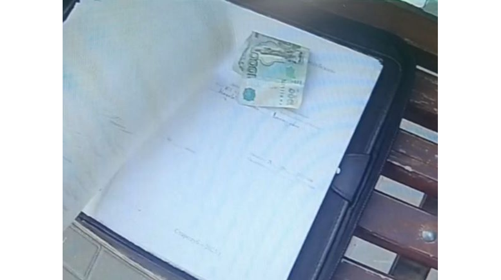 Задержанный пьяным житель Стародуба пытался откупиться от полицейского взяткой в тысячу рублей