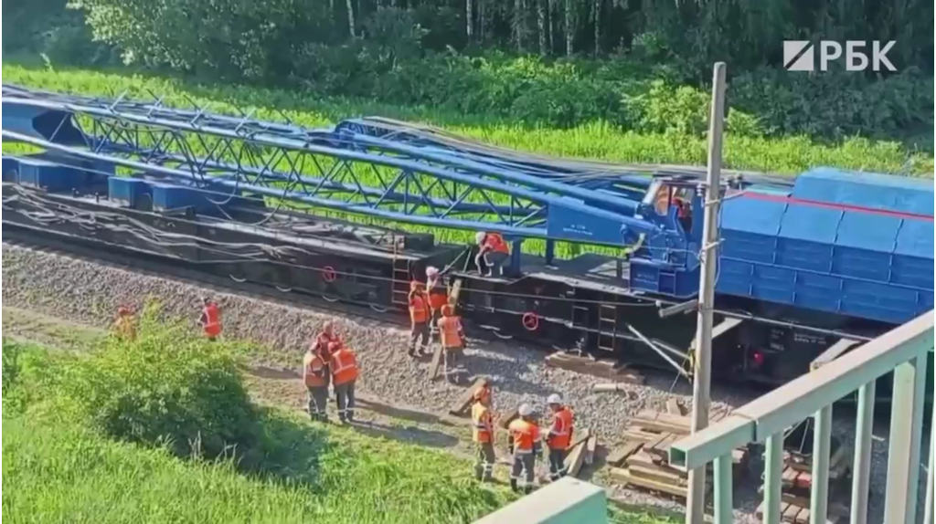 Взрыв моста в Брянской области: погибли люди, ребенок в тяжелом состоянии  