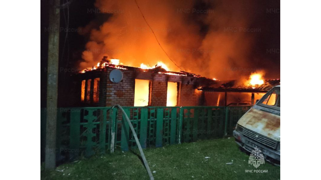 В Жуковке сгорел жилой дом