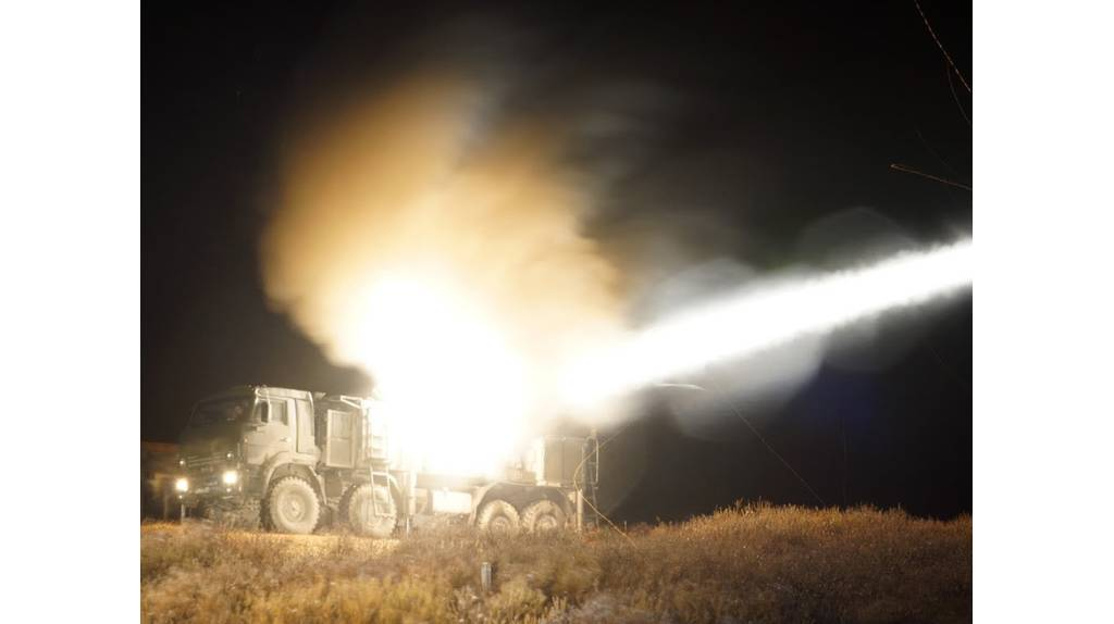 Военные отражают очередную воздушную атаку по Брянской области