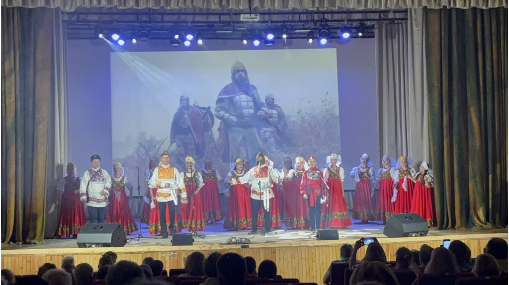 В ГДК Кравцова в Брянске устроили «Весенний хоровод»