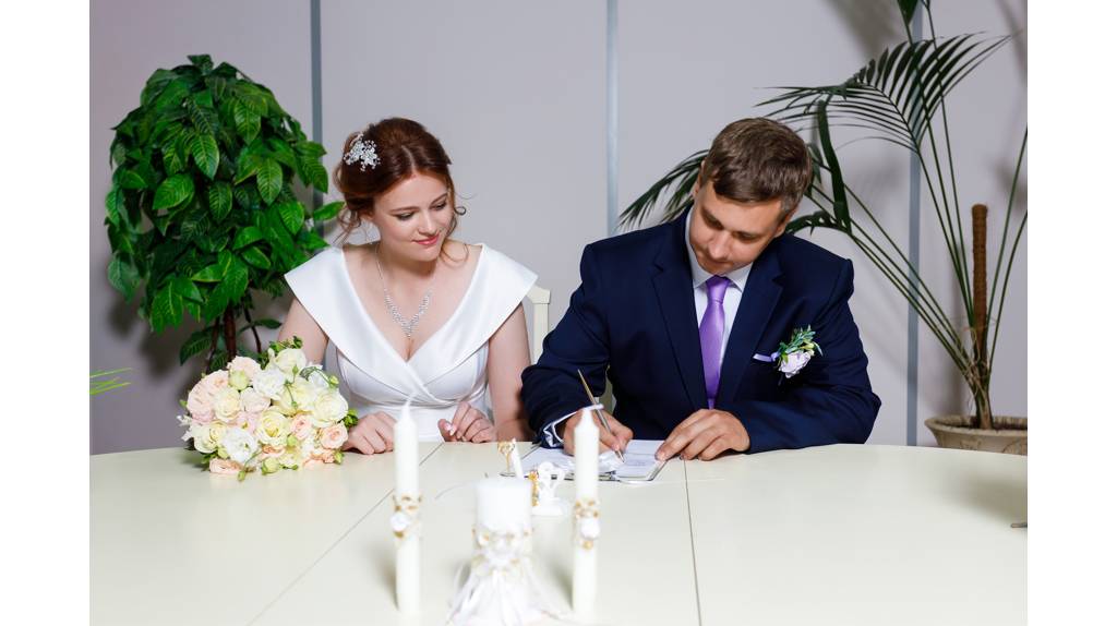 В Фокинском районе Брянска в один день поженились 17 пар