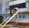 В брянском посёлке Дубровка из горящей квартиры спасли женщину